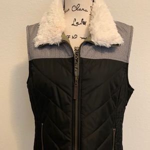 Women’s Bass Black Vest